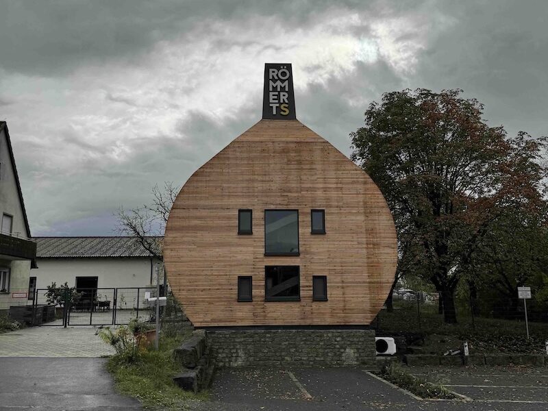 Außenansicht auf das Bocksbeutel Ferienhaus beim Weingut Römmert in Volkach