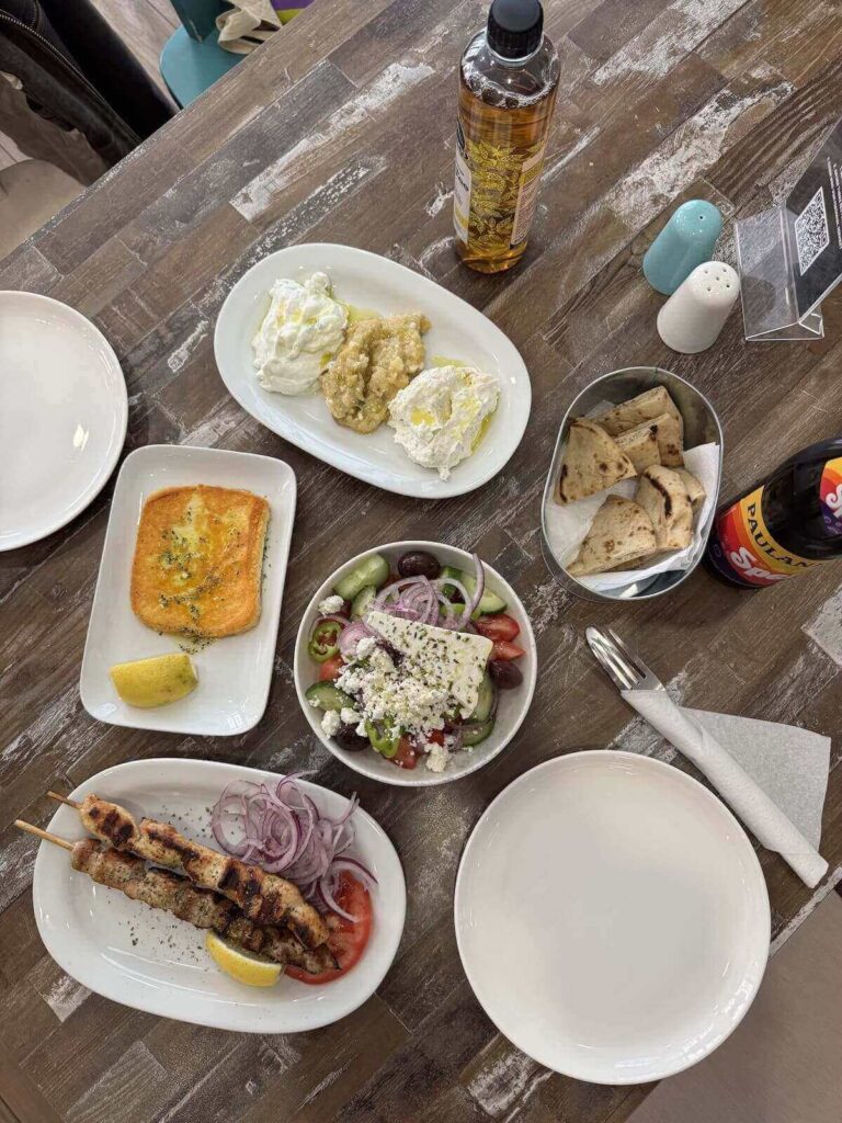 Speisen bei Fotis Greek Kitchen
