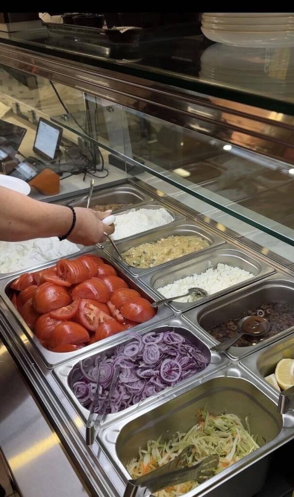 Theke bei Fotis Greek Kitchen in Würzburg