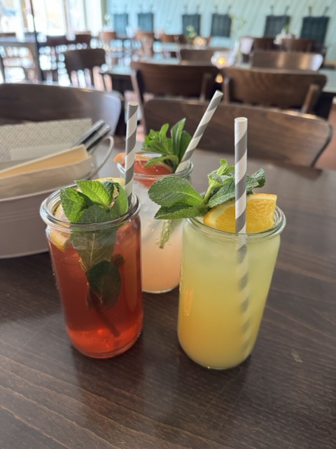 Hausgemachte Getränke im Restaurant Auflauf