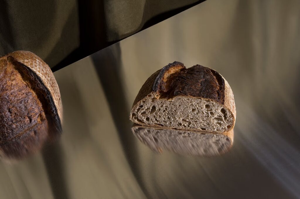 Aufgeschnittenes Brot der Bäckerei Düll