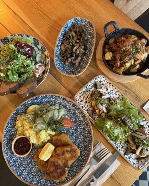 Essen in einem gemütlichen Restaurant in Würzburg