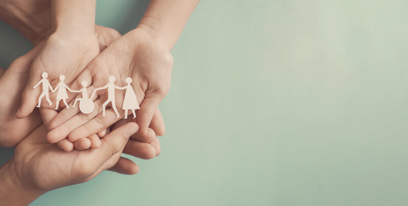 Personen arbeiten zusammen bei der Freiwilligenagentur in Würzburg